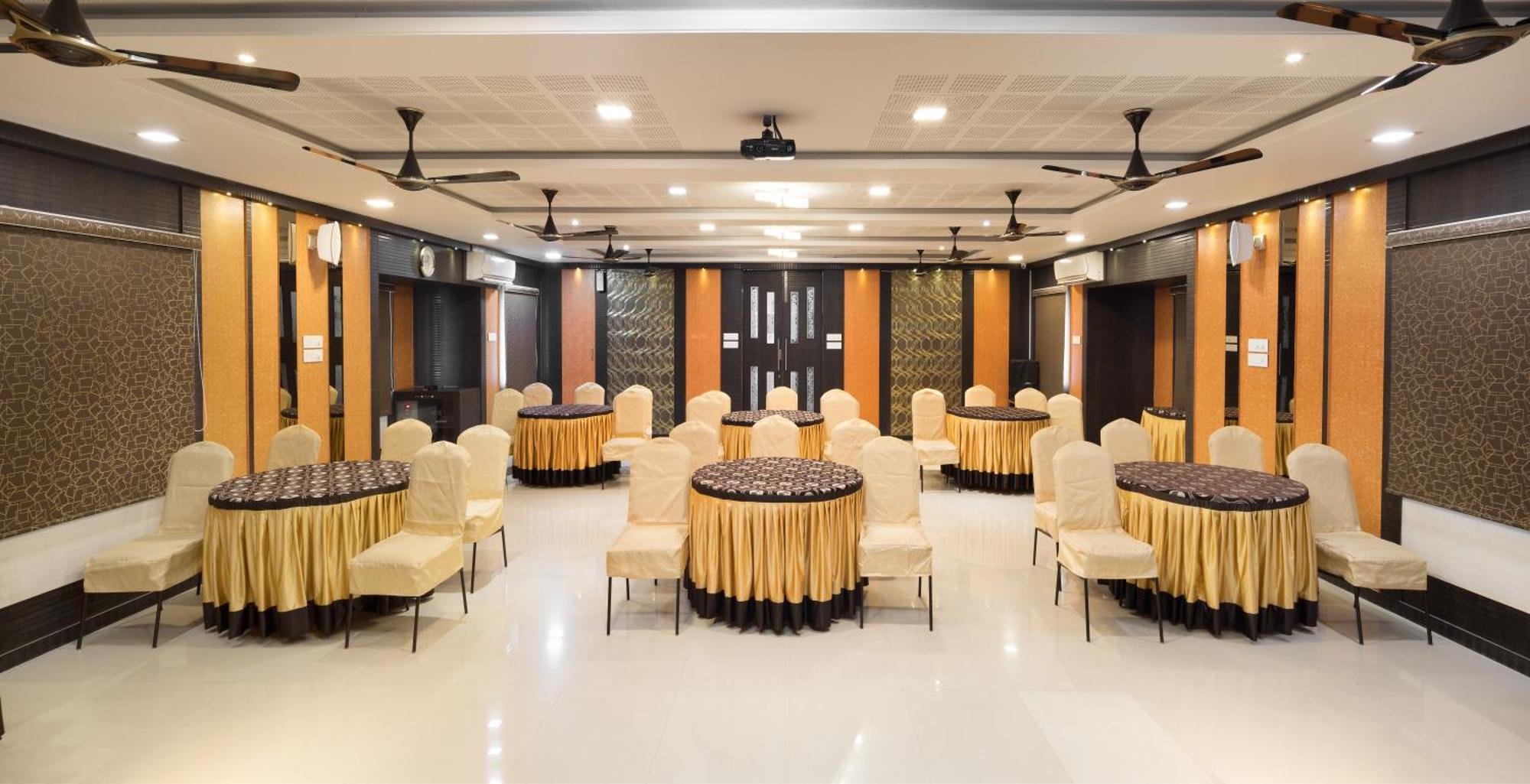 Ananyas Nest Hotel Coimbatore Exterior photo